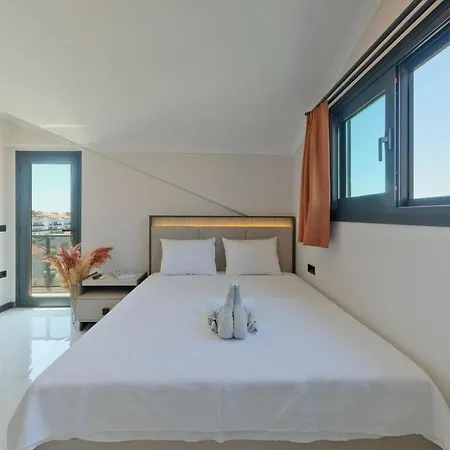 Casa Lykia - With Pool & Sea Nearby Vilă