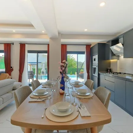 Casa Lykia - With Pool & Sea Nearby Vilă Fethiye