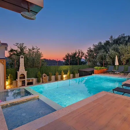 Casa Lykia - With Pool & Sea Nearby 빌라 *